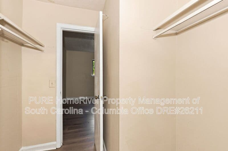 Columbia Condo: 1002 Old Manor Rd
