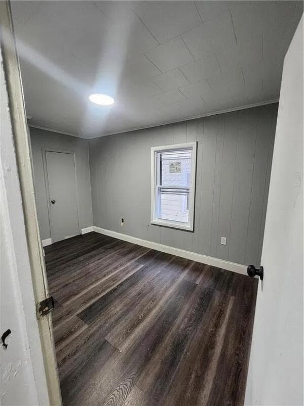 Rochester House: 241 Saratoga Ave