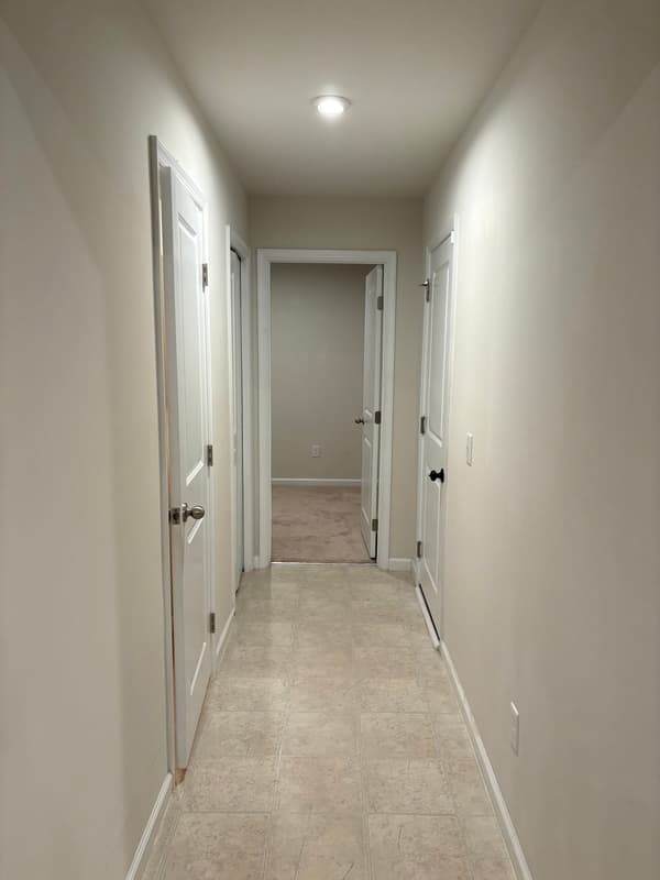 Greenville House: 102 Castlebrook Dr