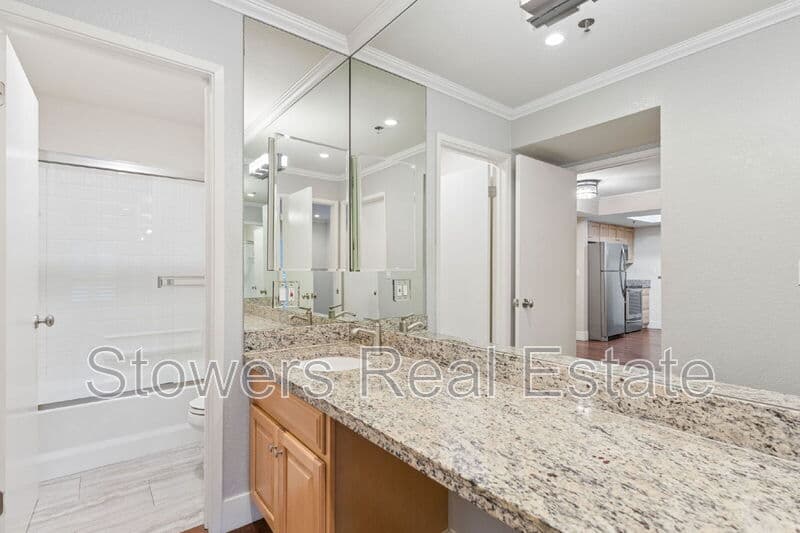 Walnut Creek Condo: 2530 Oak Rd