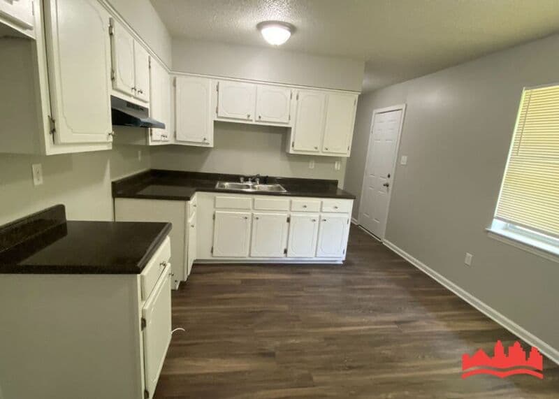Horn Lake House: 5870 Jackson Dr