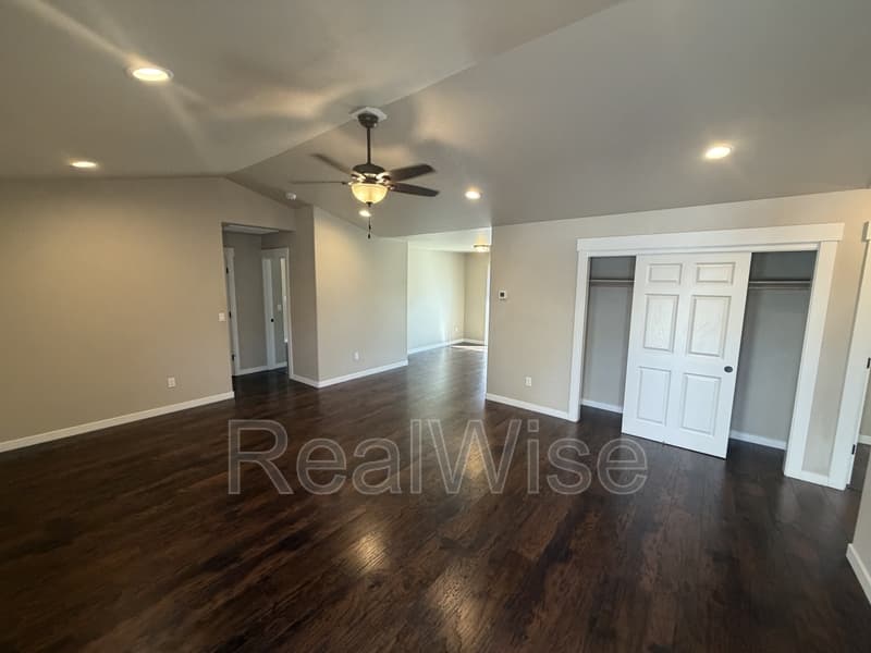 Grants Pass Condo: 124 SW Jenn Way