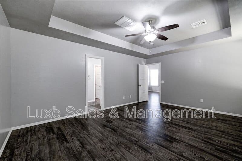 Yukon House: 7804 Meadow Lake Dr