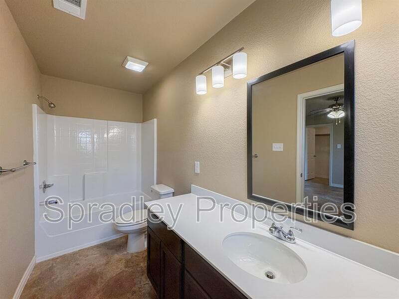 Belton Condo: 1004B Menard Ct
