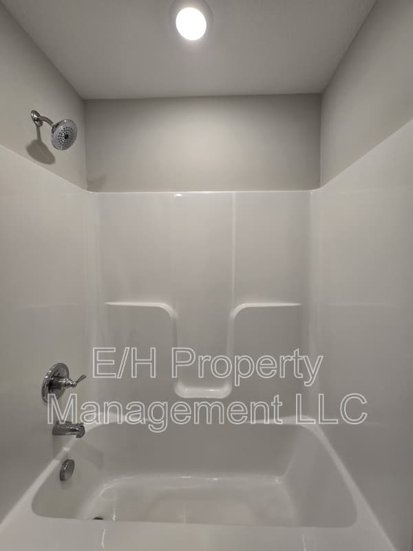 Park City Condo: 1915 East 69th Street North