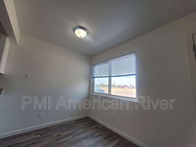 Sacramento House: 7147 Bacchini Avenue