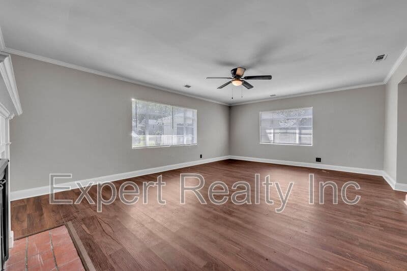 Birmingham House: 7420 Sparta Ave