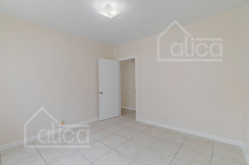 West Palm Beach Condo: 1001 Henrietta Ave