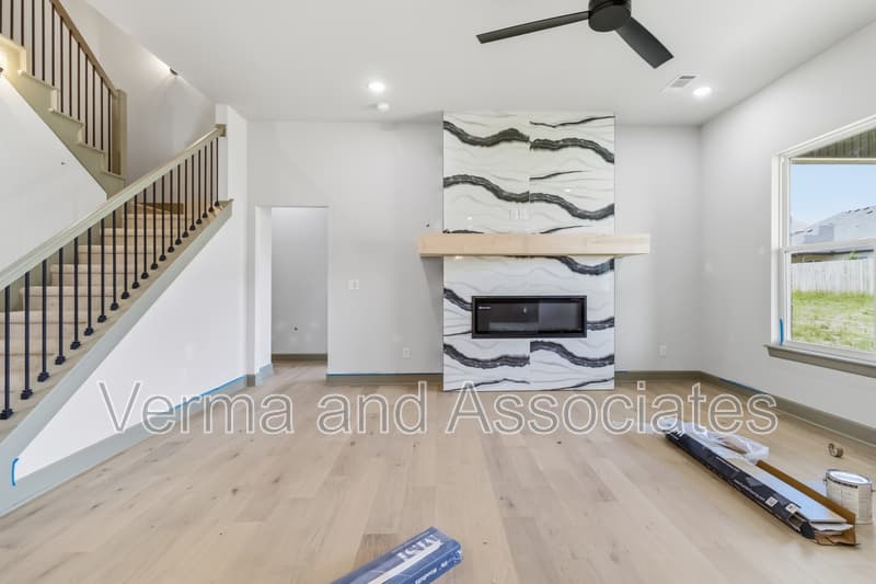 Centerton House: 1061 Whistler St