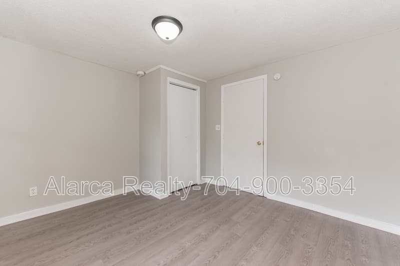 Charlotte House: 9333 Kendall Dr