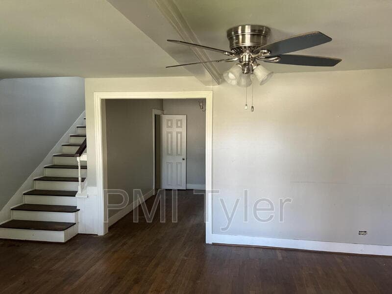 Tyler House: 1708 S Robertson Ave