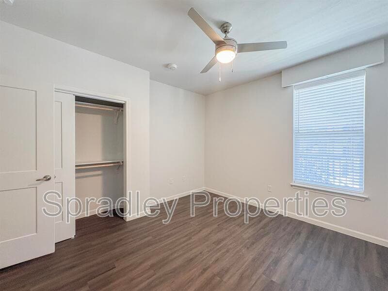 Belton Condo: 710 Shine St, Apt 1202