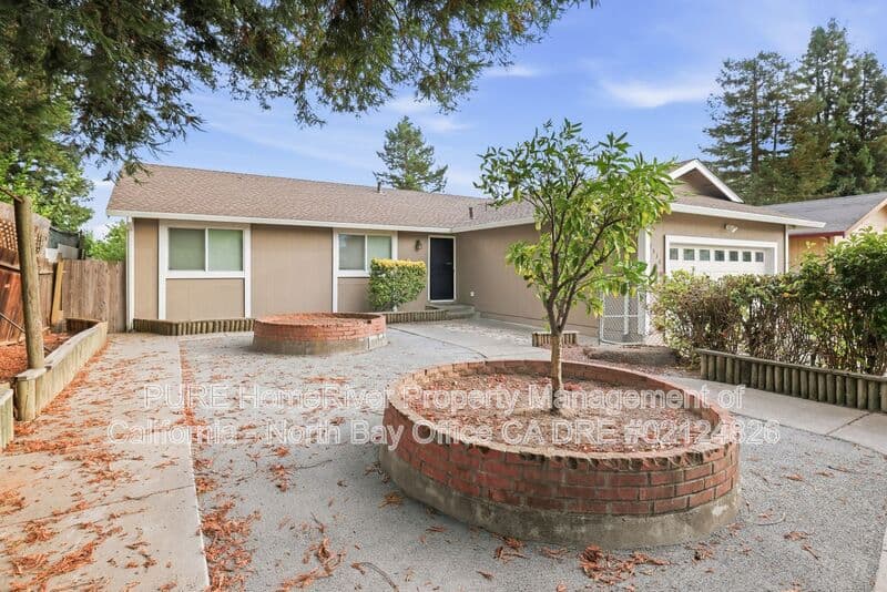 Santa Rosa House: 2436 Campbell Drive