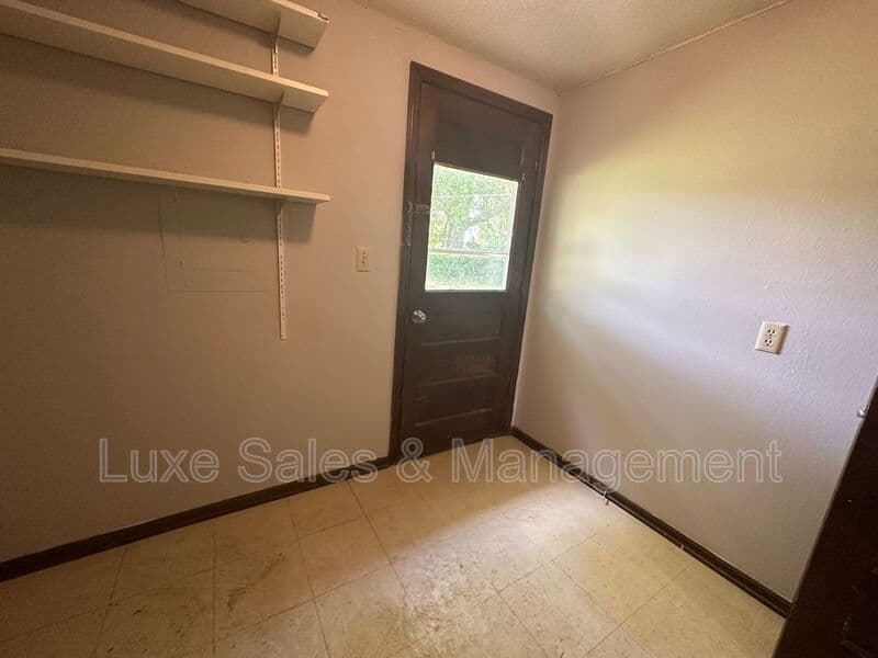 Choctaw House: 3025 Clarke St