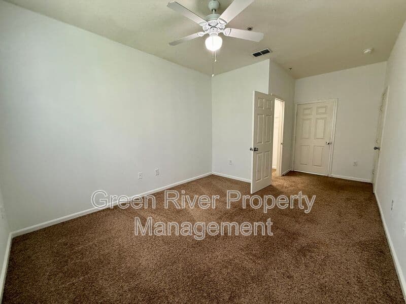 Jacksonville House: 10550 Baymeadows Road