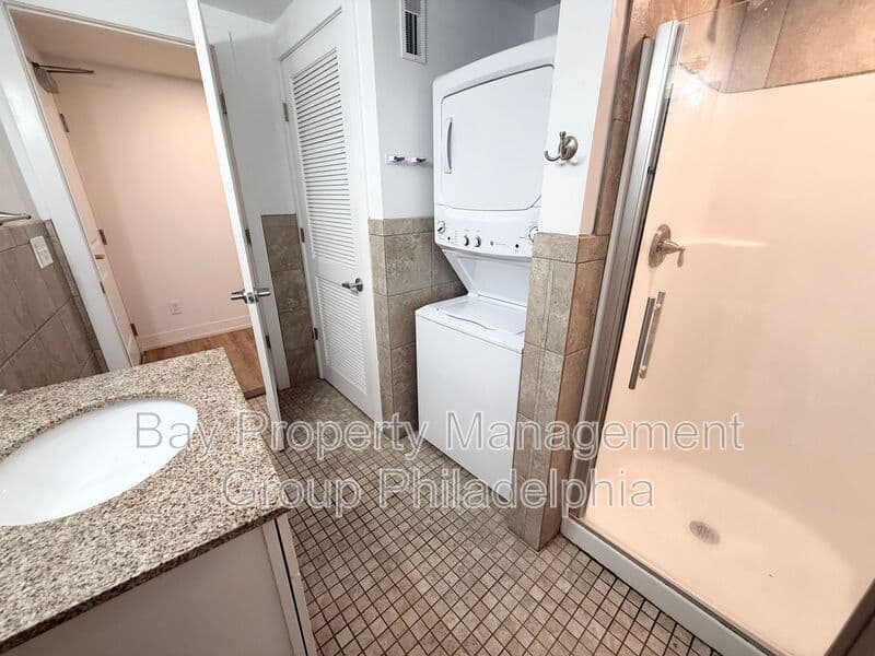 Norristown Condo: 221 W Main St