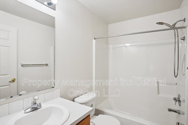 Hubbard Townhome: 2110 Baines Blvd