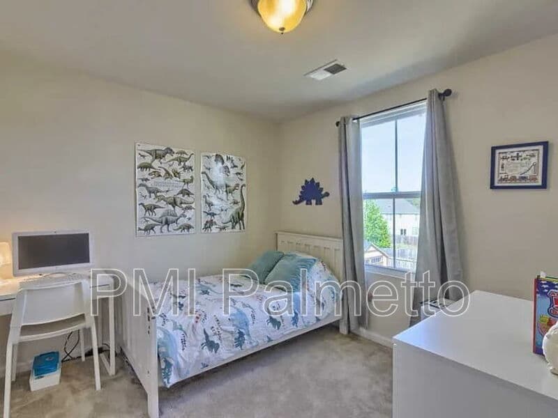 Lexington House: 1218 Denali Ct