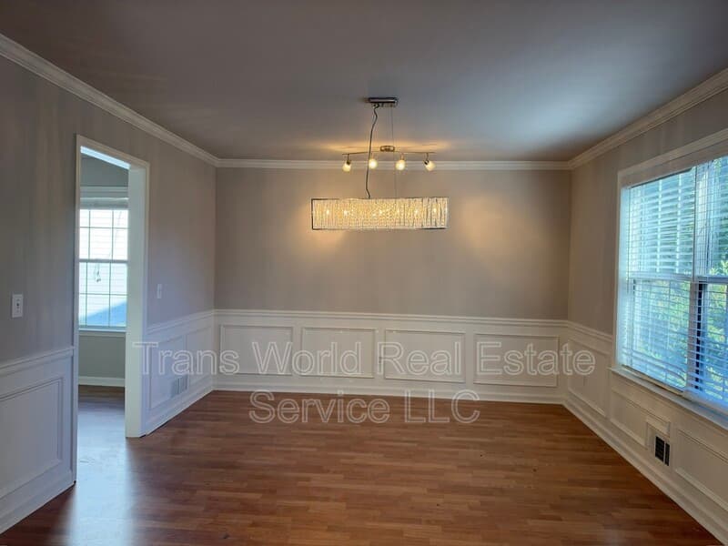 Duluth House: 3354 Roundfield Circle