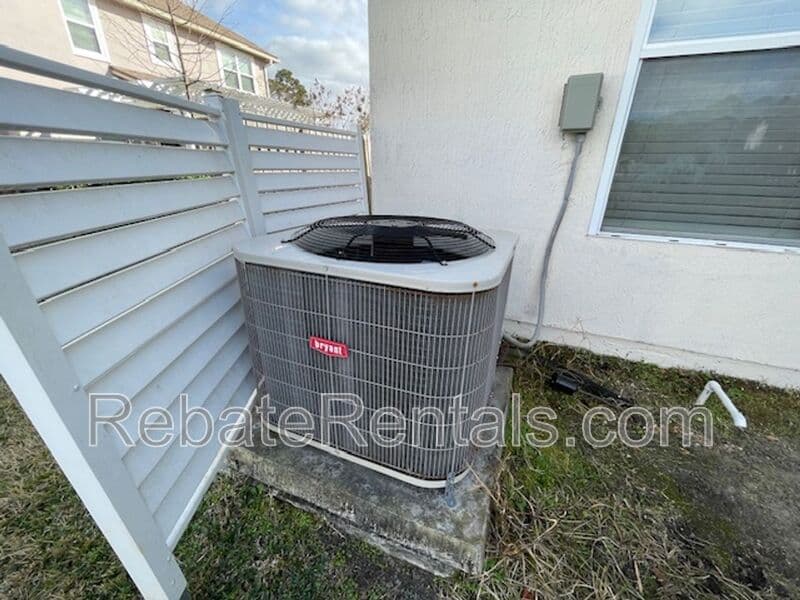 Jacksonville House: 5009 Grand Lakes Drive