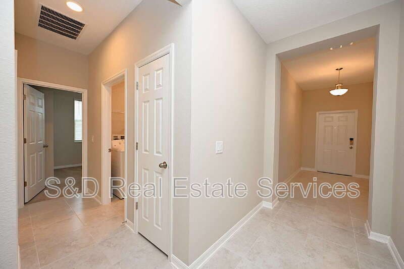 Lakeland House: 5507 Freesia Dr
