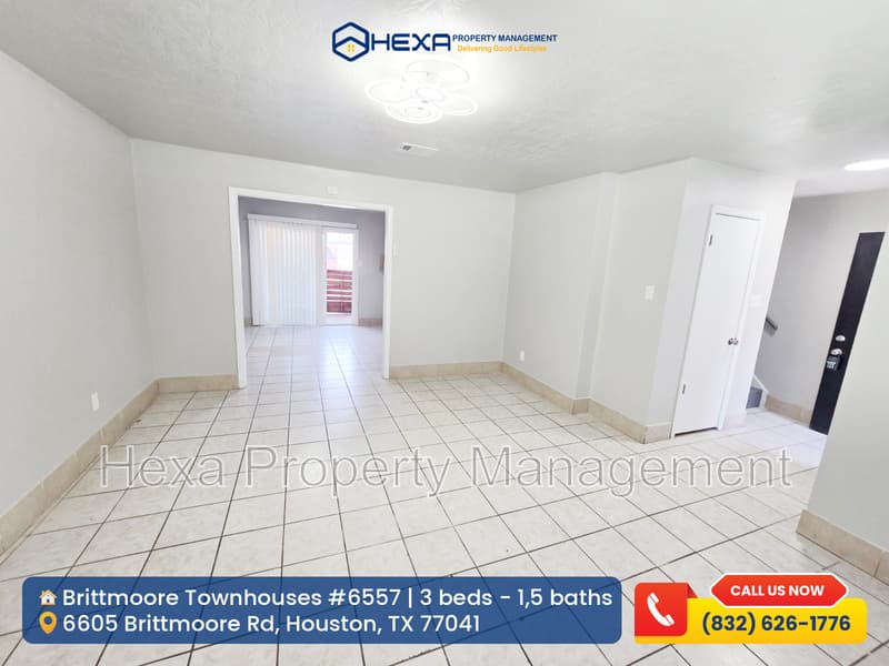 Houston Townhome: 6557 Brittmoore Rd