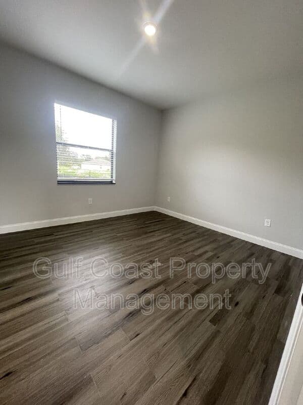 Lehigh Acres House: 662 Windermere Drive