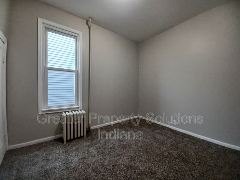 Whiting House: 1719 Sheridan AveLower