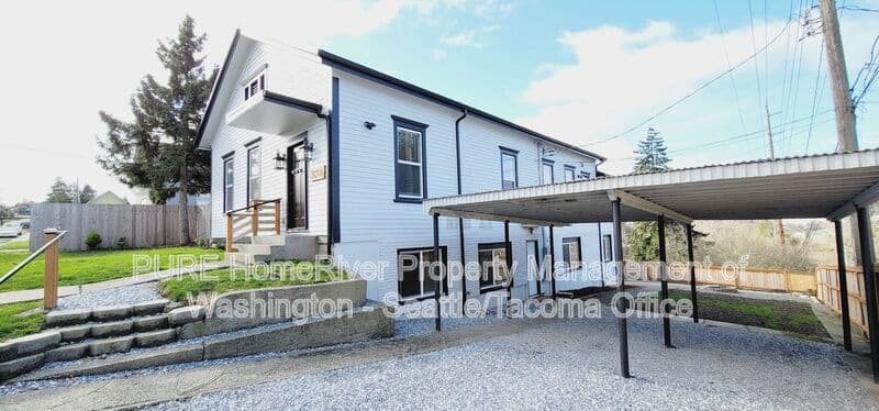 Tacoma Condo: 3216 E Roosevelt Ave