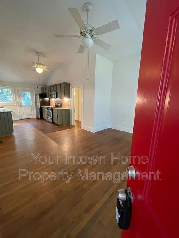 Atlanta House: 82 Rogers Street SE