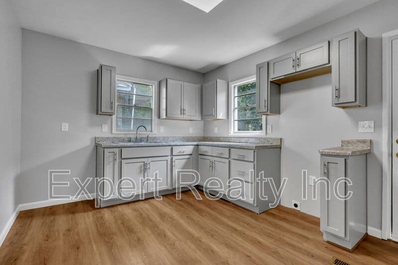 BIRMINGHAM House: 4807 TERRACE M
