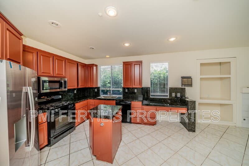 Fontana House: 5055 Saint Albert Dr