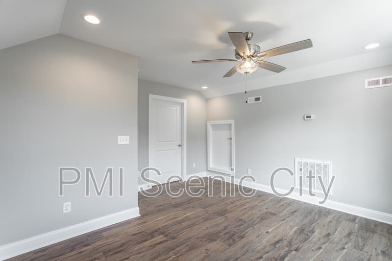 Cleveland House: 2631 Rogers Dr SE