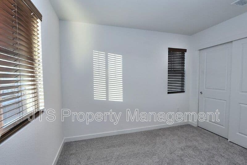 Roseville House: 2049 Shady Tree Circle