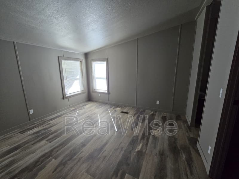 Idleyld Park House: 21370 N Umpqua Hwy