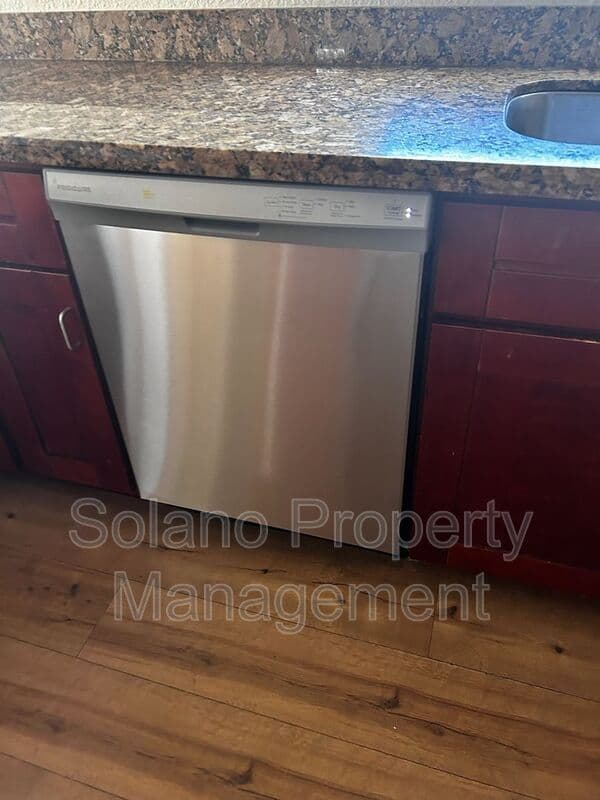 Vallejo Condo: 1820 Carolina St -