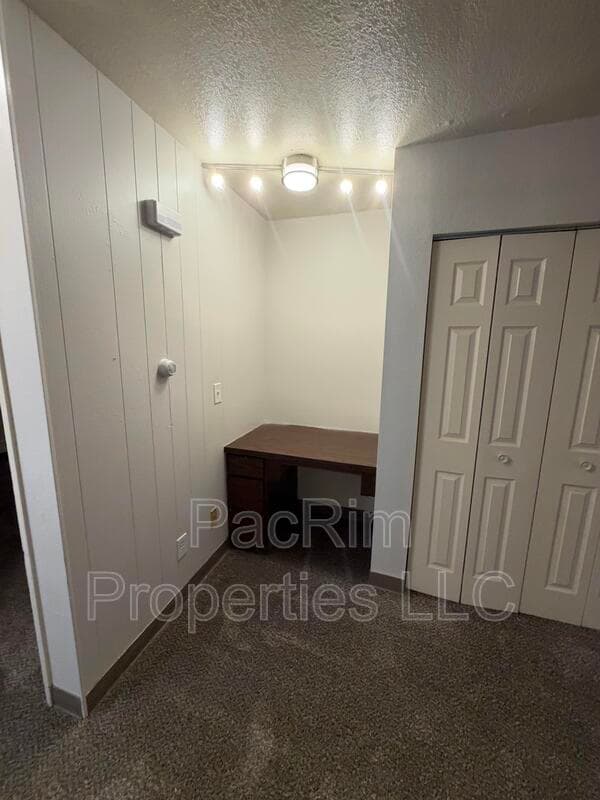 Anchorage House: 3230 Boniface Parkway #13