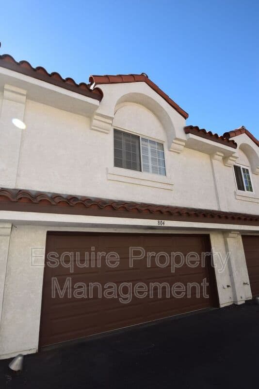CAMARILLO House: 804 CALLE LOS GATOS