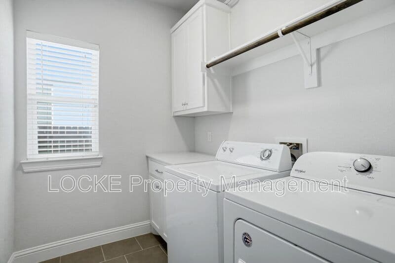 Fort Worth House: 2809 W Bewick St