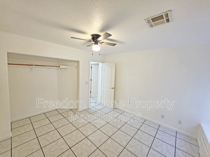 Pahrump House: 2060 River Plate Drive