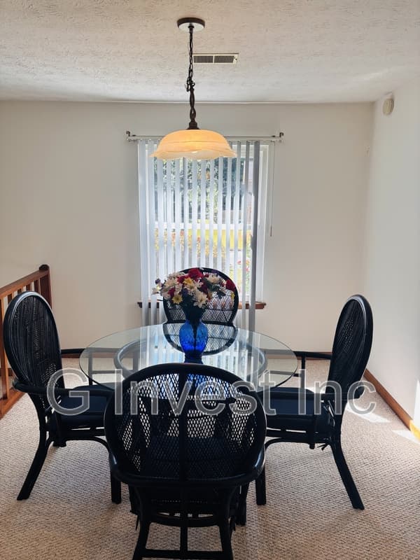 College Park House: 2795 Foxhall Lane N