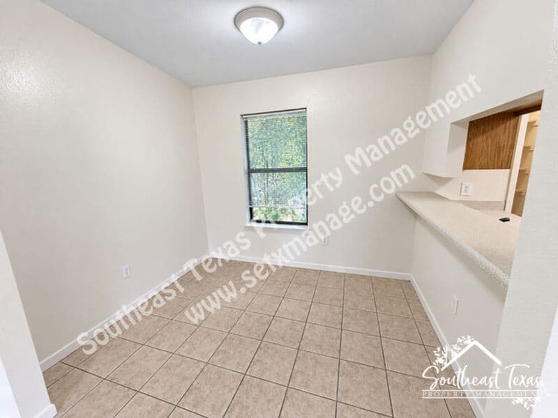 Kirbyville House: 1410 South Elizabeth Ave