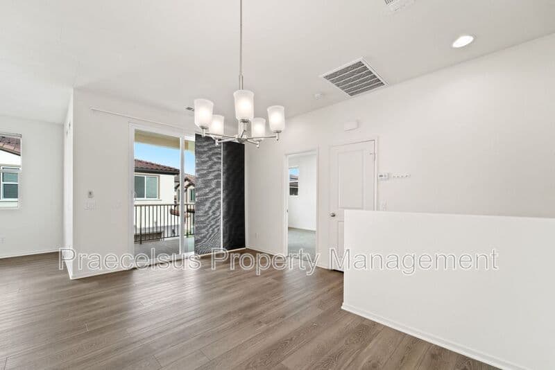 Chula Vista Townhome: 1710 Signature Pl