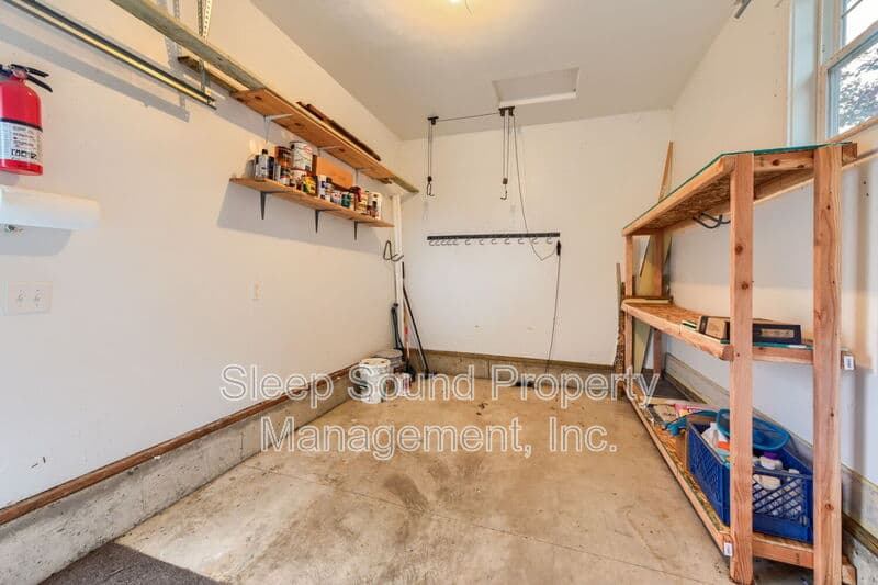 Portland House: 857 N Winchell St