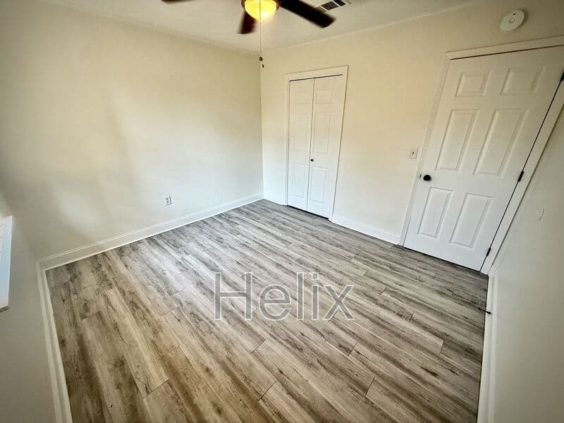 Madison House: 102 Channel Ln