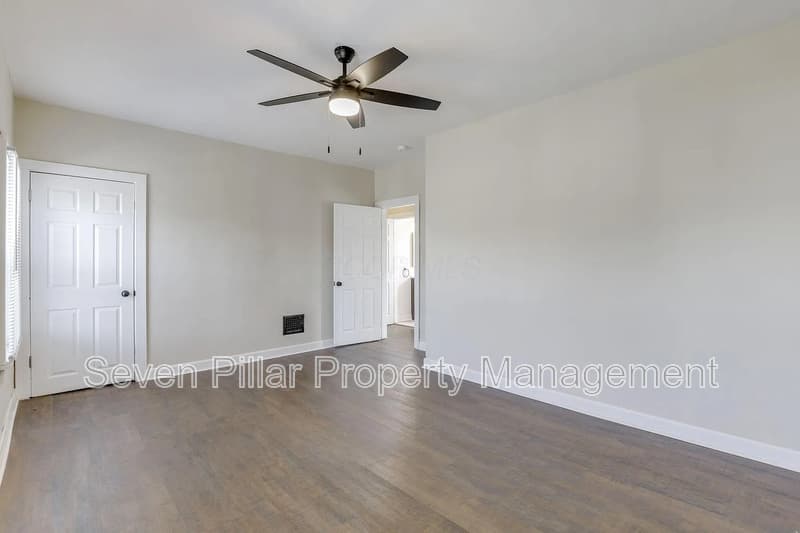 Columbus House: 522 Ryan Ave