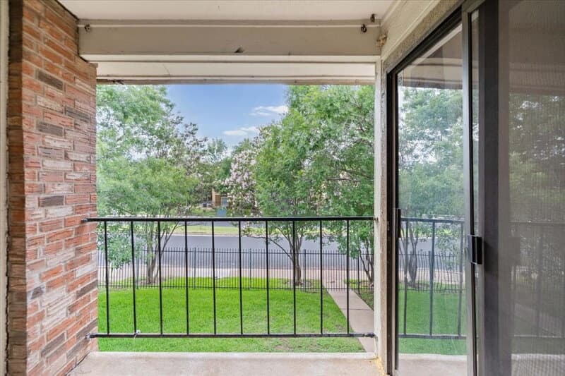 Austin Condo: 1705 Crossing Place