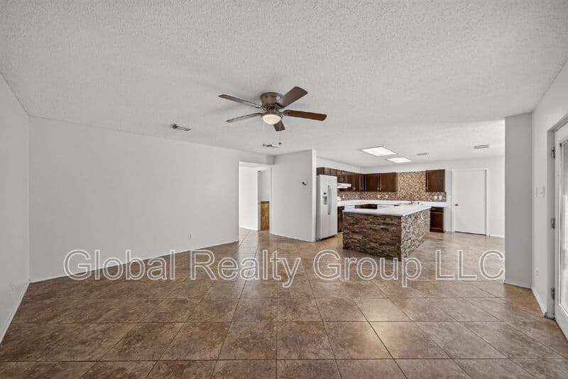 Converse House: 7702 Fairton Pl
