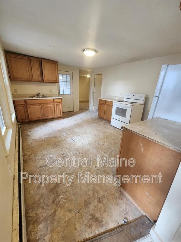 Lewiston Condo: 206 Park Street #6