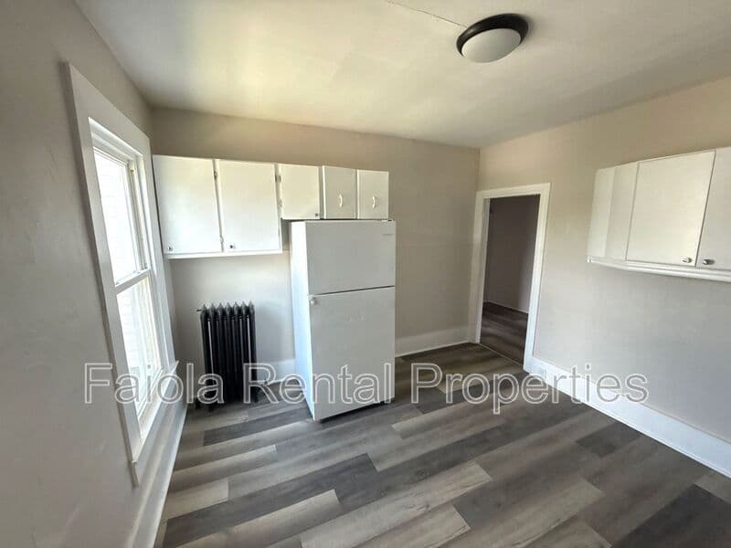 Millville House: 230 N 3rd Street